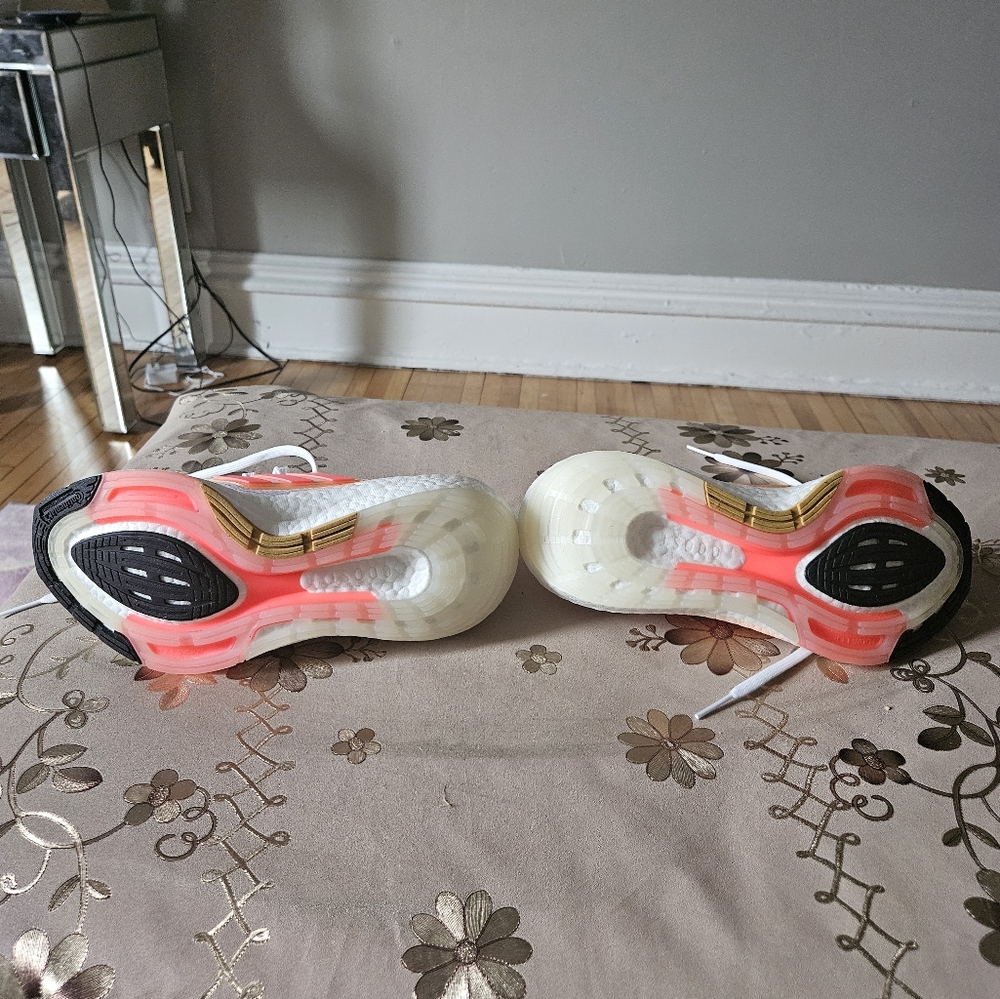 Adidas ultra boost 21’ women’s - Picture 6 of 9
